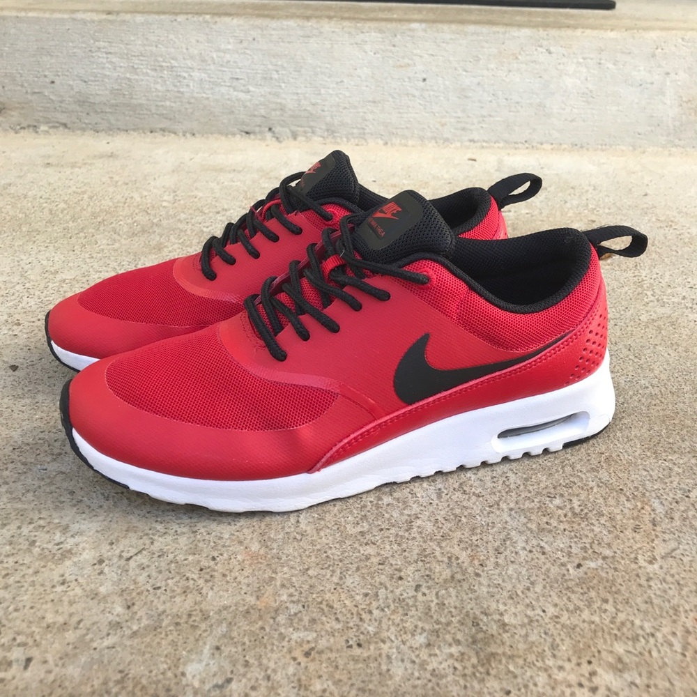 Nike Air Max Thea Women’s Size 7.5
